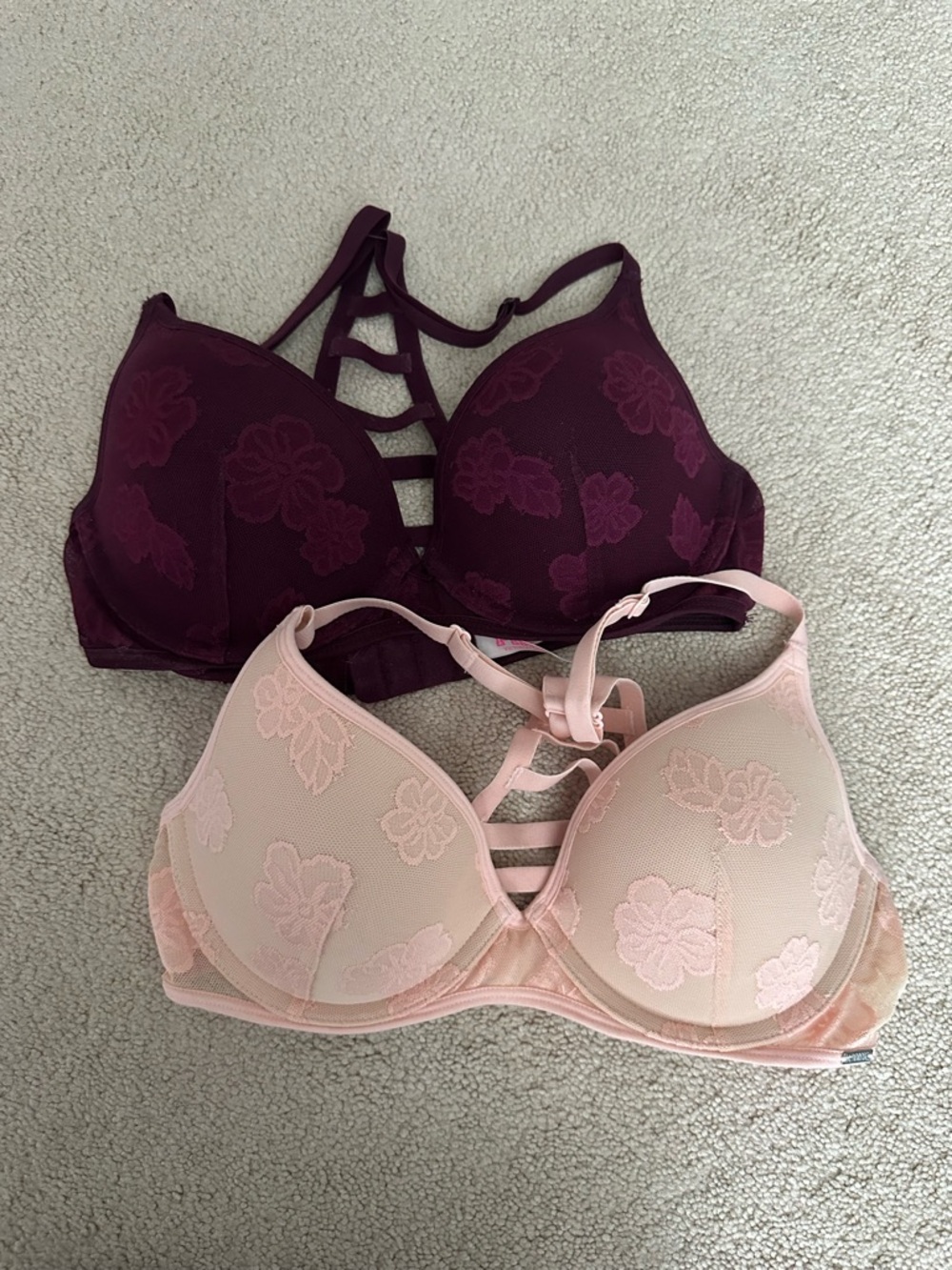 Vintage early 2000s Victoria's Secret Floral Lace Strappy Push-Up Bra Set